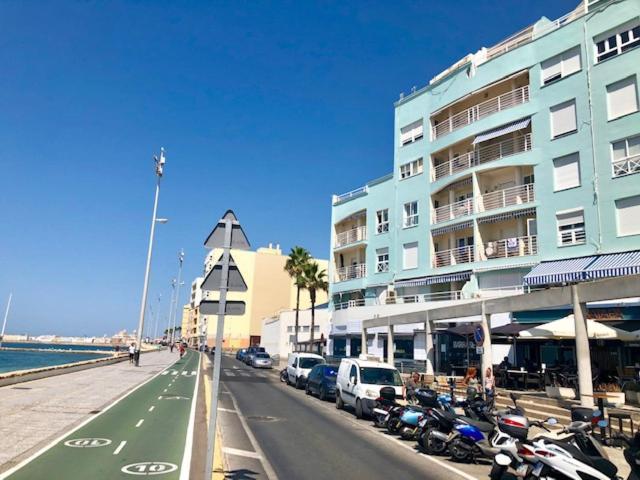 Gatu Premium Villa Isabel Terraza,Parking,1ºlinea Playa,Wifi,Vista Al Mar , Preferente Mayores De 25 Anos Y Familias Cadix Extérieur photo